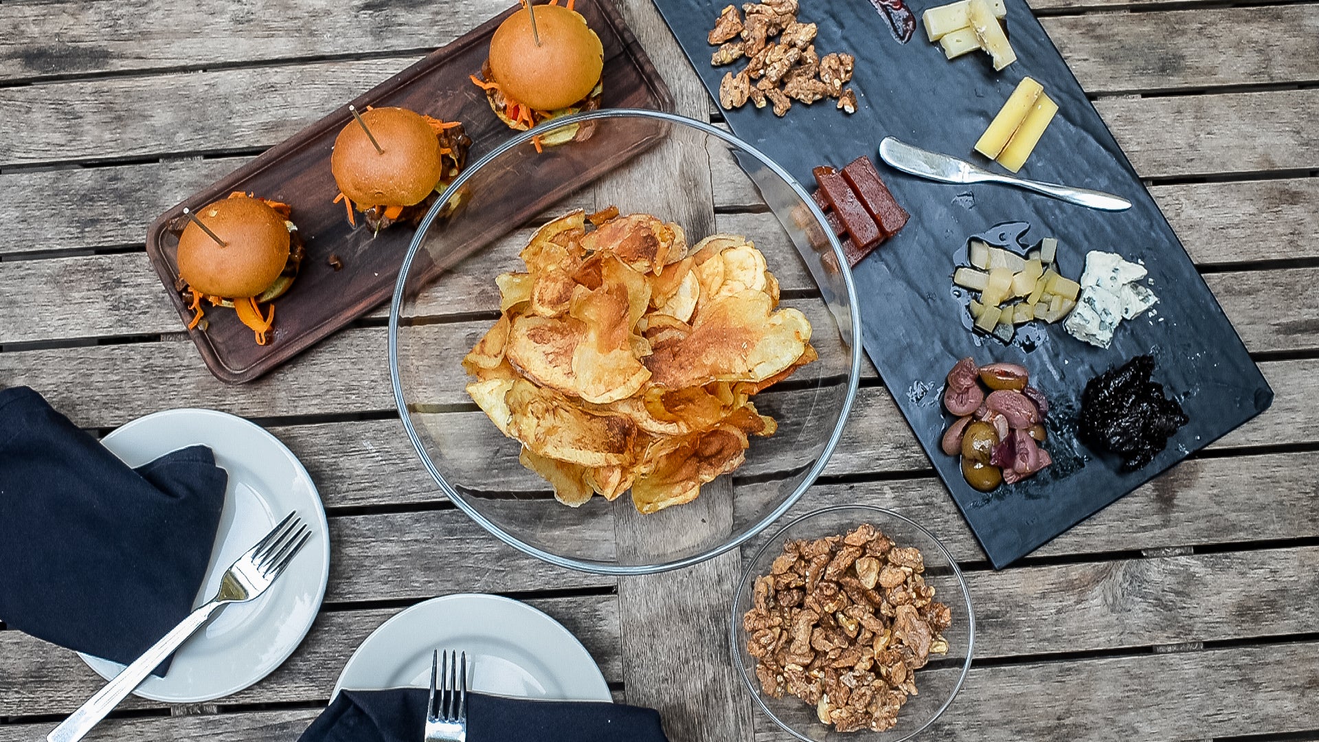 Sizzling Themes for an Outdoor Summer Party