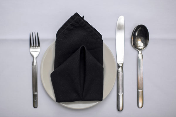 3 Napkin-Folding Techniques to Take Your Dinner Party’s Tablescape to the Next Level