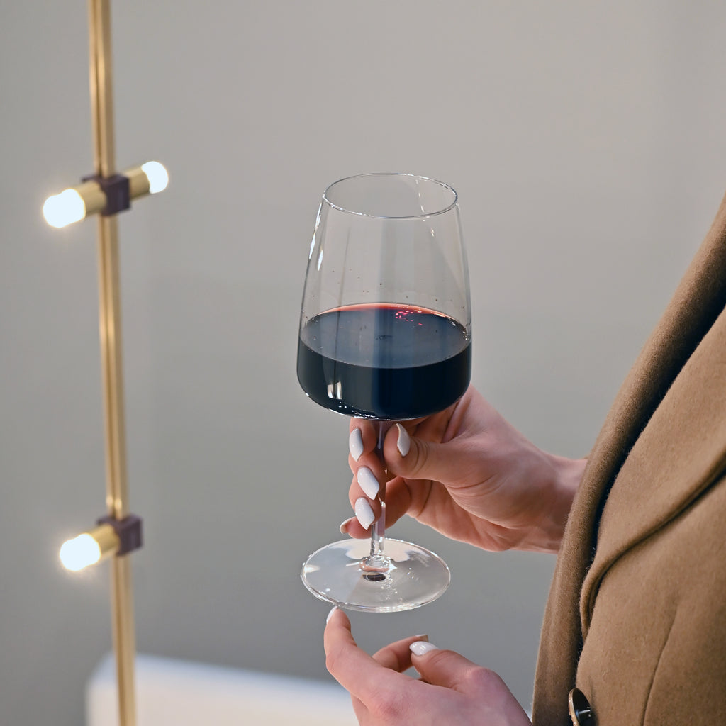 The Finer Points of Stemware: Choosing the Right Glass for Your Wine
