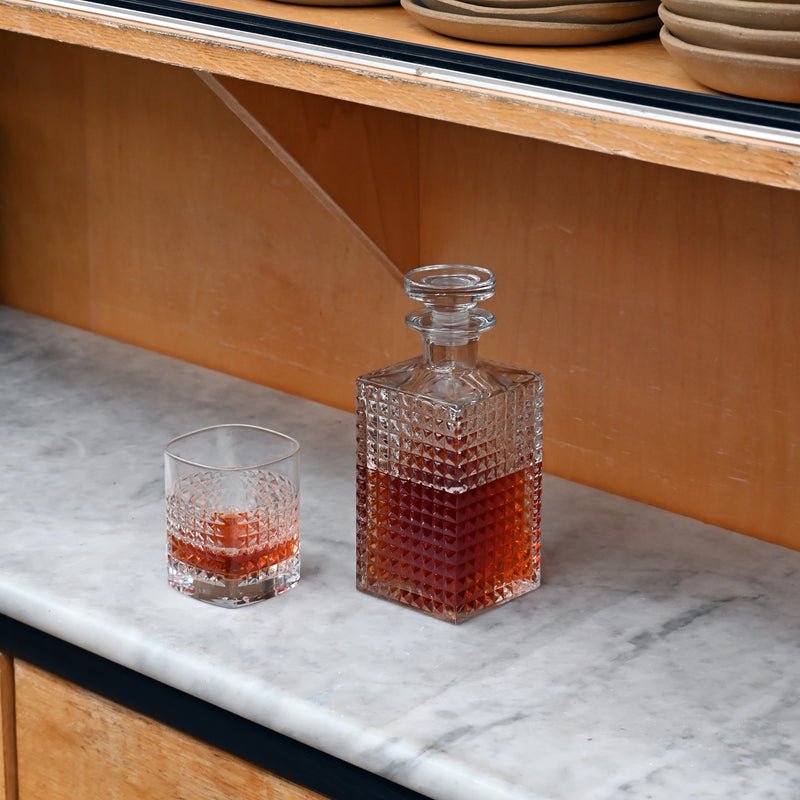 Luigi Bormioli Mixology 25.25 oz Elixir Spirits Decanter with Airtight Glass Stopper (1 Piece)