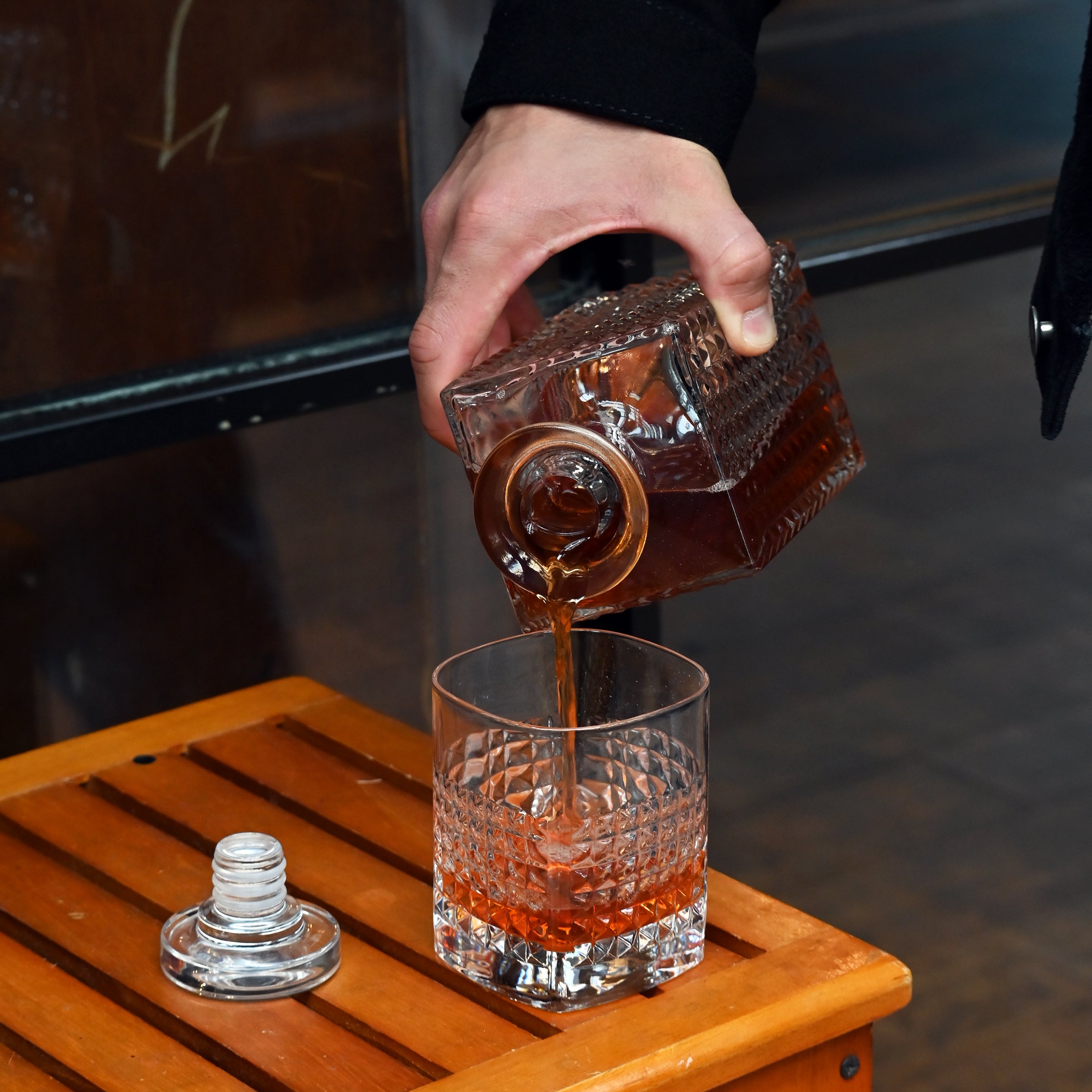 Italian Premium Elixir Whisky Set | 1 Decanter + 4 Whiskey Glasses